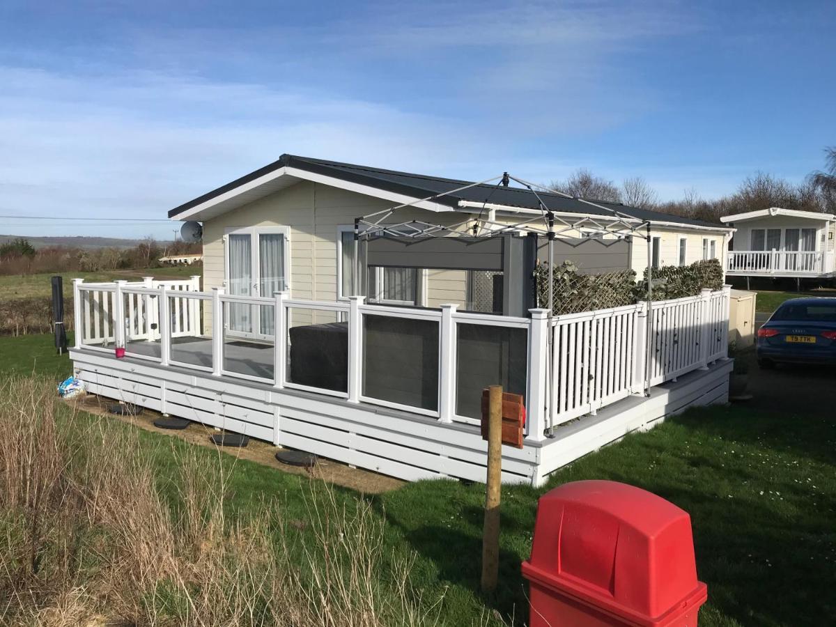 2 Bedroom Lodge, Og30, Shanklin, Isle Of Wight ภายนอก รูปภาพ