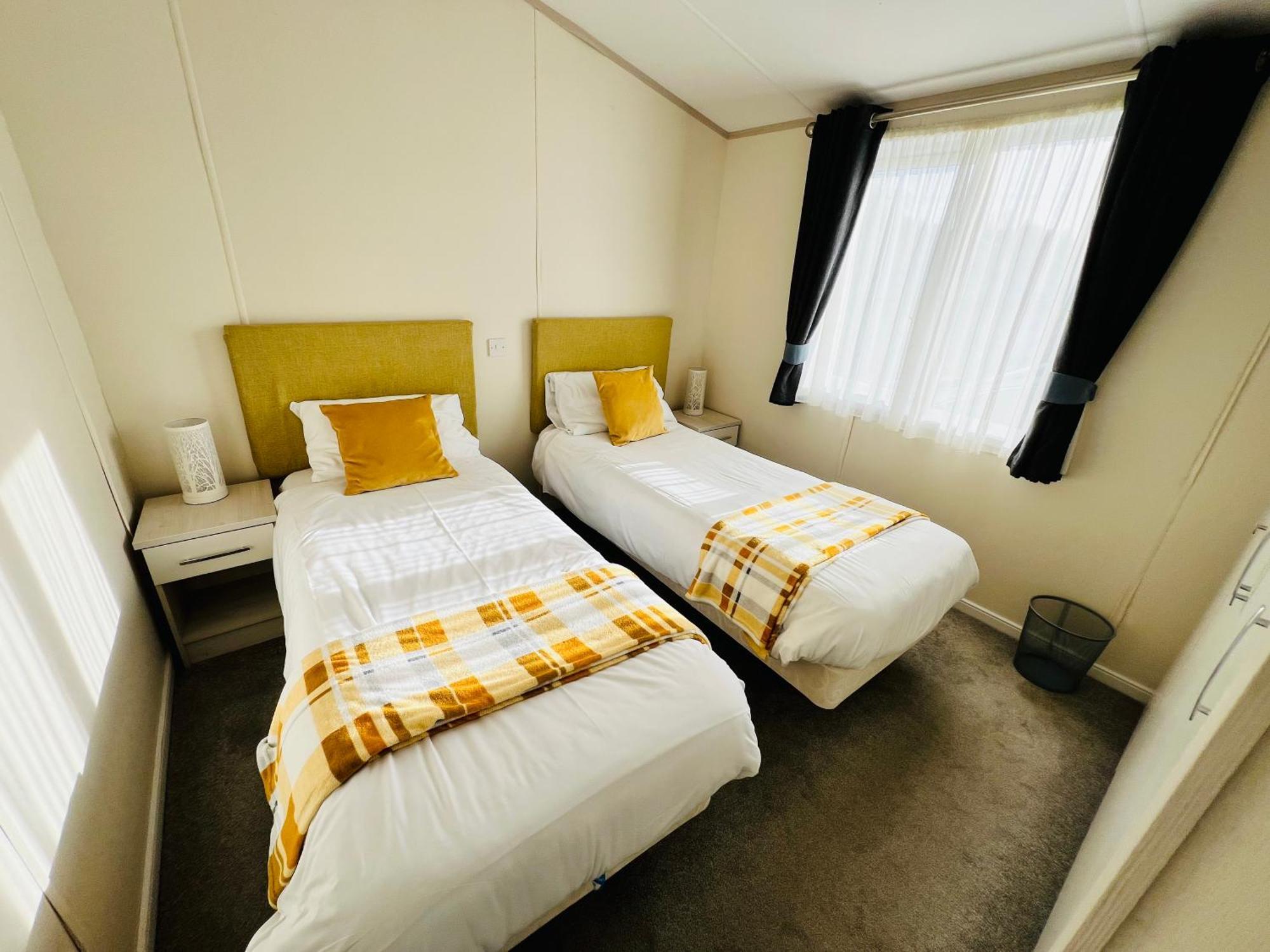 2 Bedroom Lodge, Og30, Shanklin, Isle Of Wight ภายนอก รูปภาพ